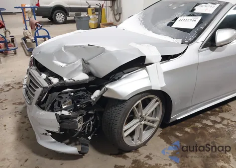 2014 Mercedes-Benz S 550 z USA, uszkodzony, nr VIN WDDUG8CB6EA006403